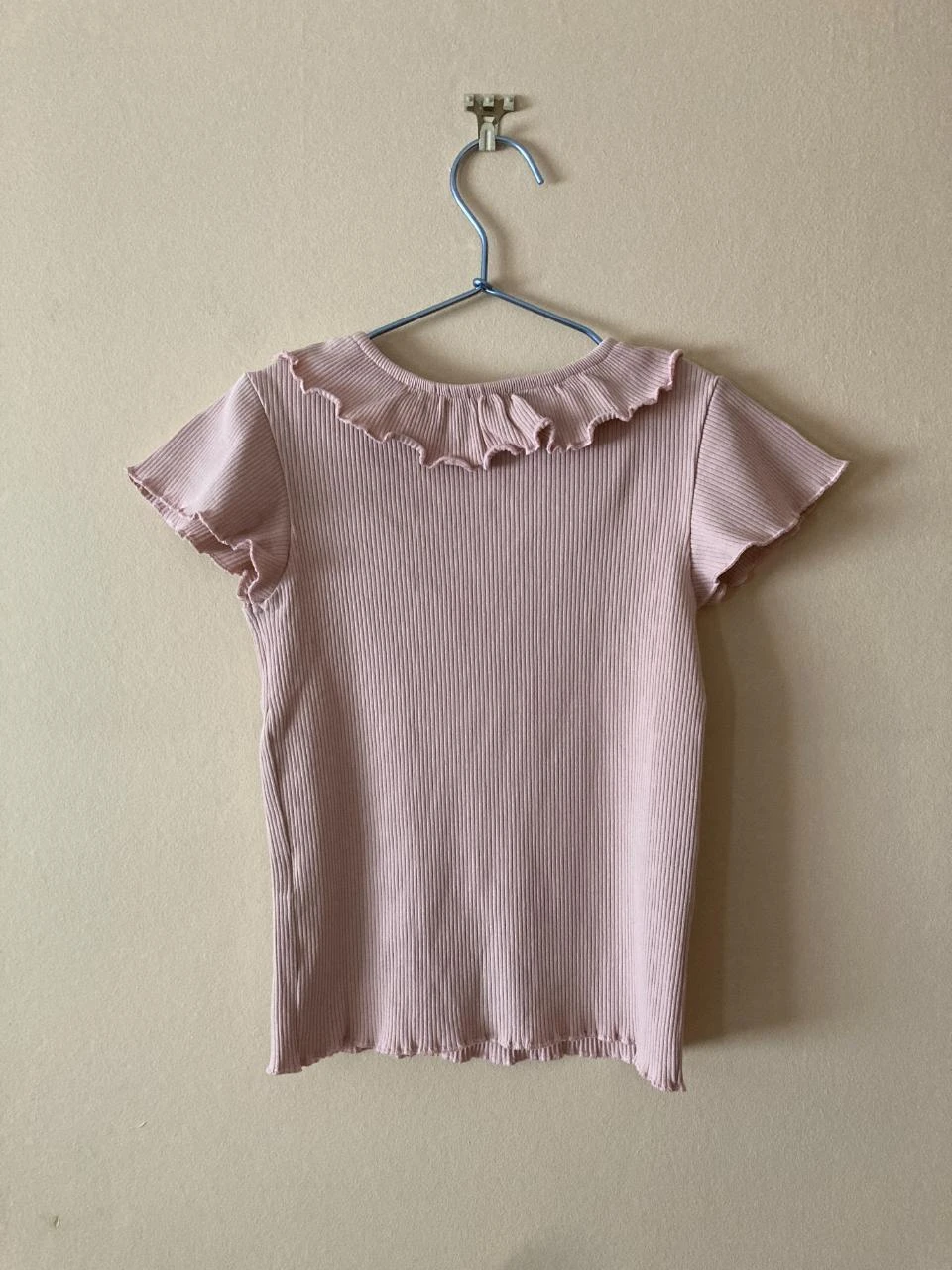 Camiseta acanalada rosa con cuello volant Kiabi de 8 años – photo 4